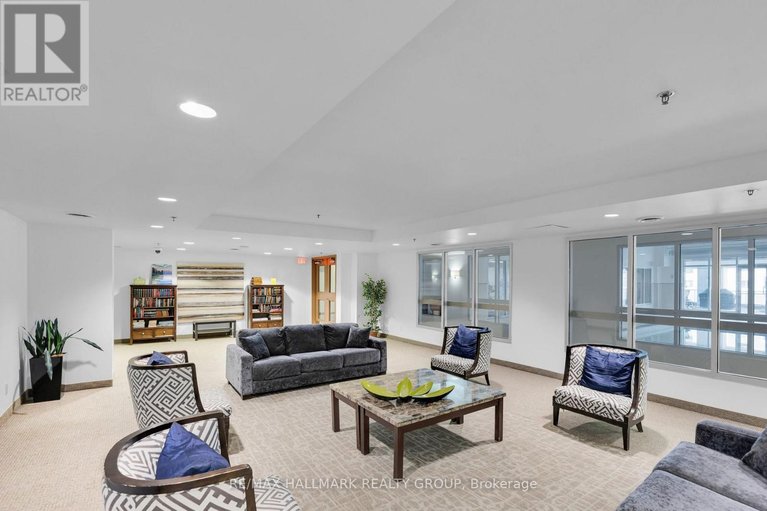 29564234/803-242-rideau-street/sandy-hill/ottawa/ontario/K1N0B7_32