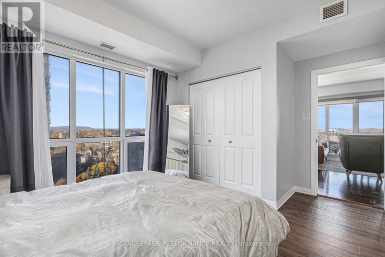 29283465/1204-90-landry-street/vanier/ottawa/ontario/K1L0A9_11