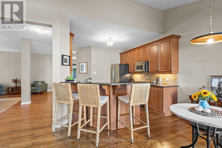 29030292/503-stonechurch-way/cedargrovefraserdale/ottawa/ontario/K2J0C5_14