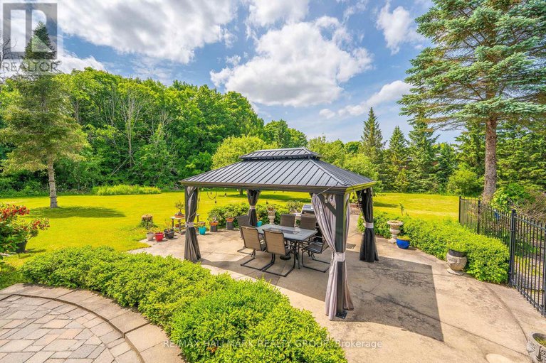 29141811/5749-knights-drive/manotick-east-to-manotick-station/ottawa/ontario/K4M1K2_45