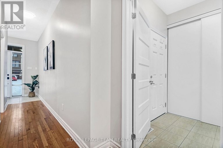 29438104/918-kilbirnie-drive/half-moon-bay/ottawa/ontario/K2J6G2_4