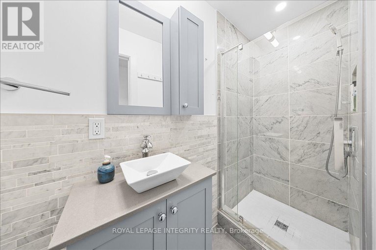 29648106/204-150-greenfield-avenue/ottawa-east/ottawa/ontario/K1S0X8_19