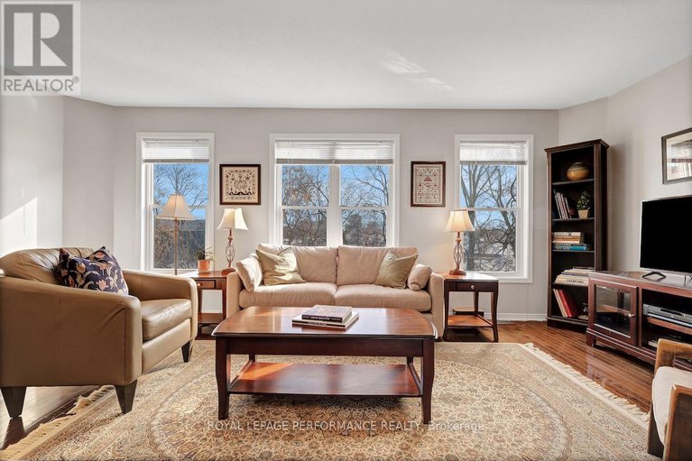 29378688/175-arcola-private/overbrookcastle-heights/ottawa/ontario/K1K4W9_9