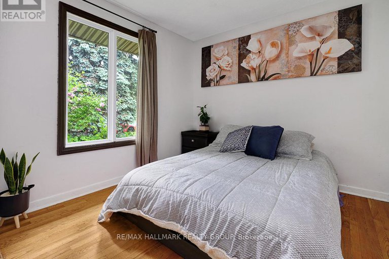 28460164/31-hilliard-avenue/city-viewskylinefisher-heightsparkwood-hills/ottawa/ontario/K2E6B9_25