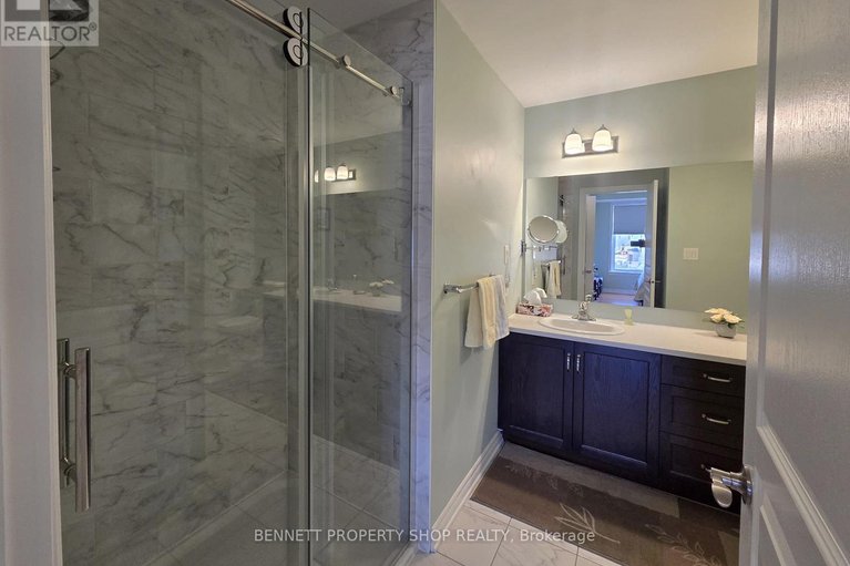 29688012/204-310-jatoba-private/emerald-meadowstrailwest/ottawa/ontario/K2V0E7_12