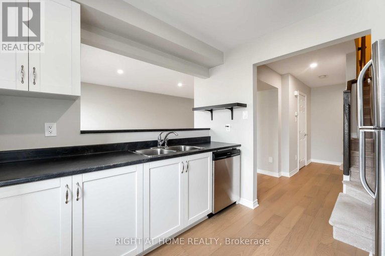 28924273/246-cayman-road/stittsville-north/ottawa/ontario/K2S0N8_15