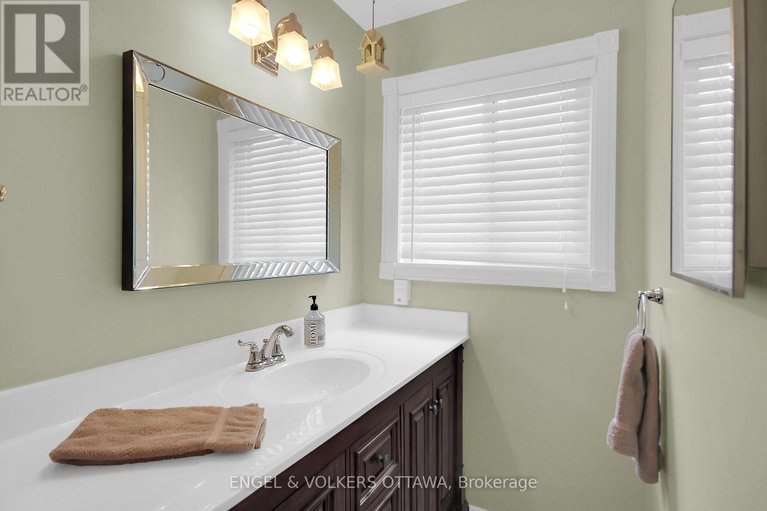 28352511/1337-ambridge-way/carleton-heights/ottawa/ontario/K2C3T3_5