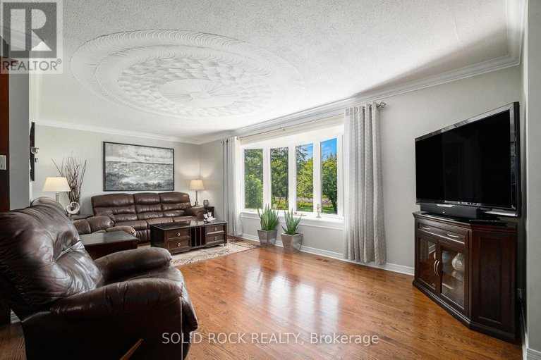 28943108/2278-russland-road-e/russell-twp/russell/ontario/K0A3H0_4