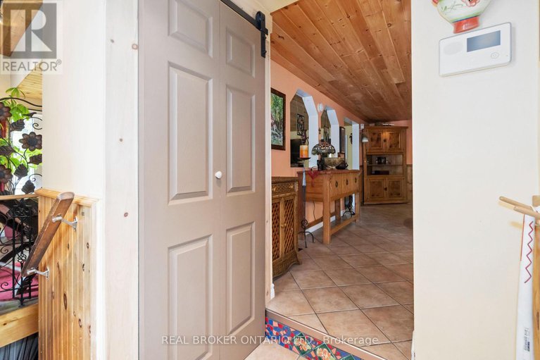 29339993/190-woods-road/constance-bay/ottawa/ontario/K0A3M0_25