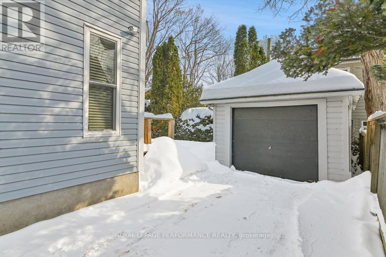 29349963/6-elmdale-avenue/lindenlea/ottawa/ontario/K1M1A4_34
