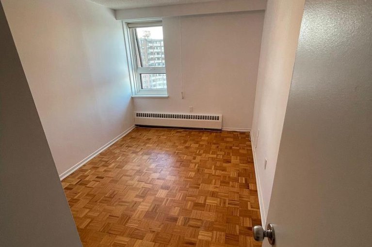 28779261/1102-1356-meadowlands-drive-e/borden-farmstewart-farmcarleton-heightsparkwood-hills/ottawa/ontario/K2E6K6_11