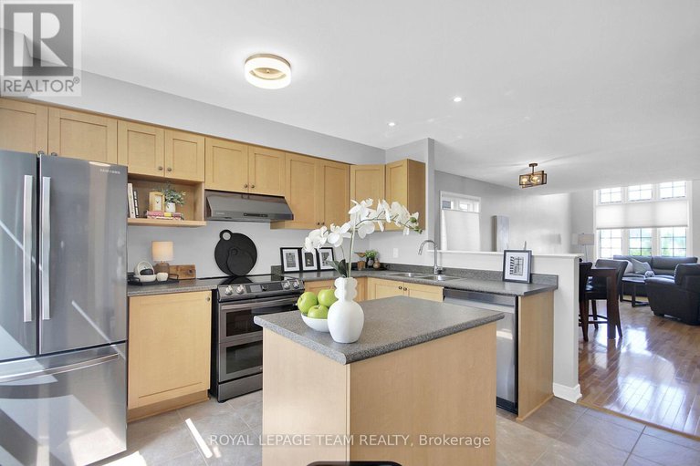 28988068/334-wiffen-private/westcliffe-estates/ottawa/ontario/K2H1G3_23