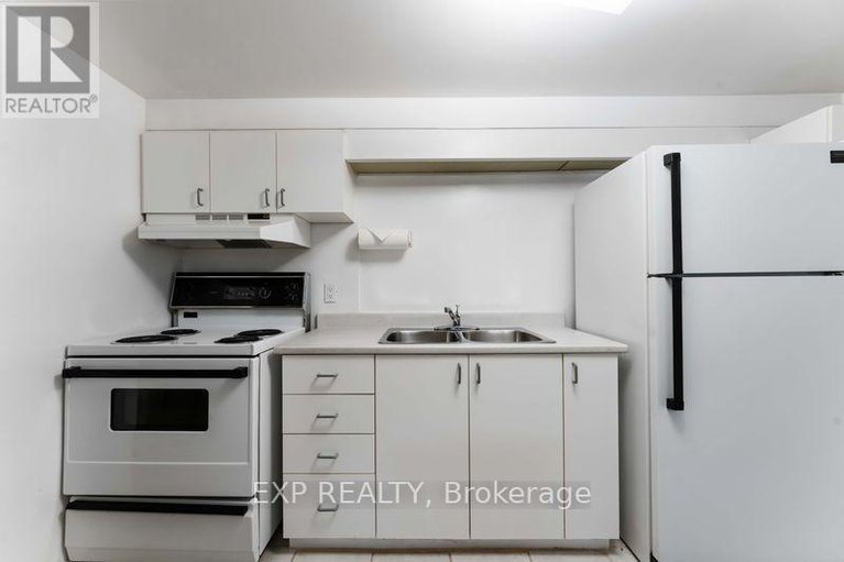 28608756/6-lyall-street/city-viewskylinefisher-heightsparkwood-hills/ottawa/ontario/K2E5G6_23