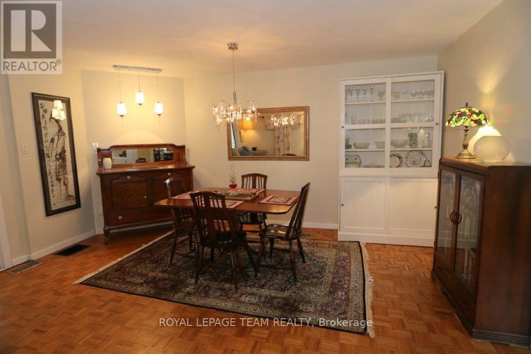 28247814/16-gwynne-avenue/civic-hospital/ottawa/ontario/K1Y1W9_12