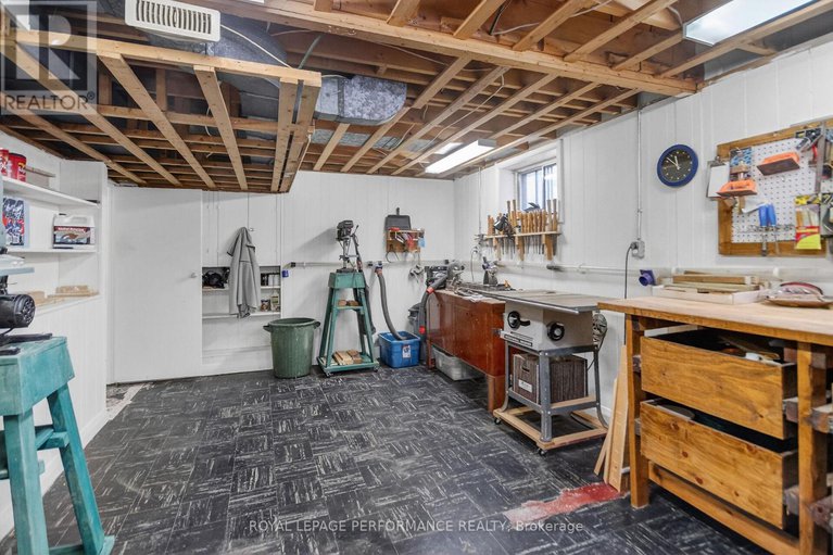 29195937/19-mowat-street/carson-grove/ottawa/ontario/K1J6R1_37