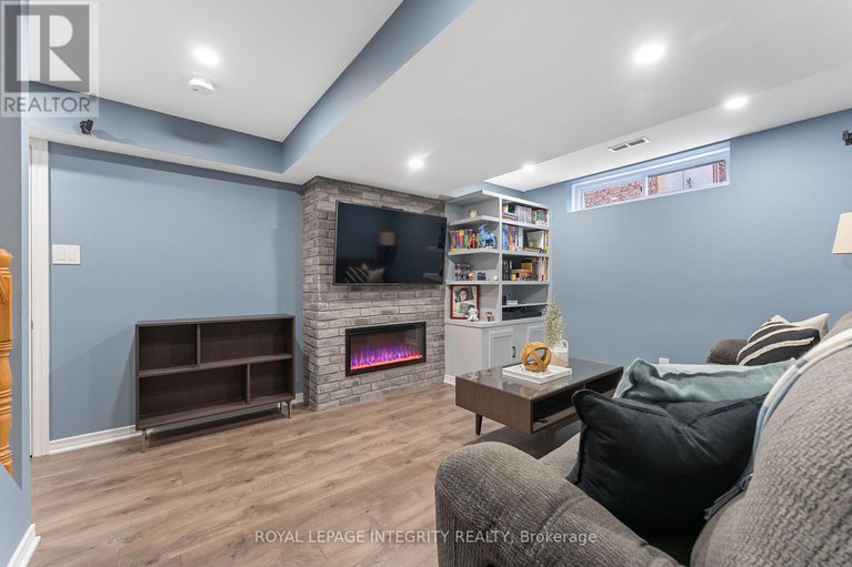 28613596/11-baton-court/katimavik/ottawa/ontario/K2L4C8_19
