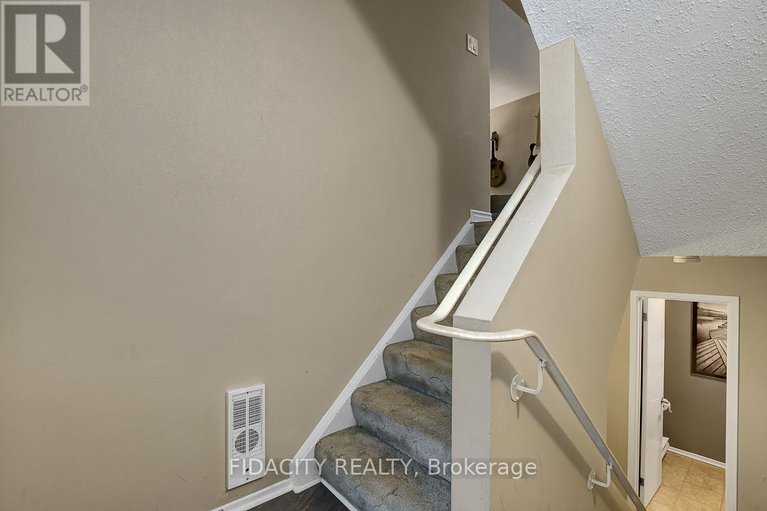 29034615/61-159-salter-crescent/beaverbrook/ottawa/ontario/K2K1Y8_19