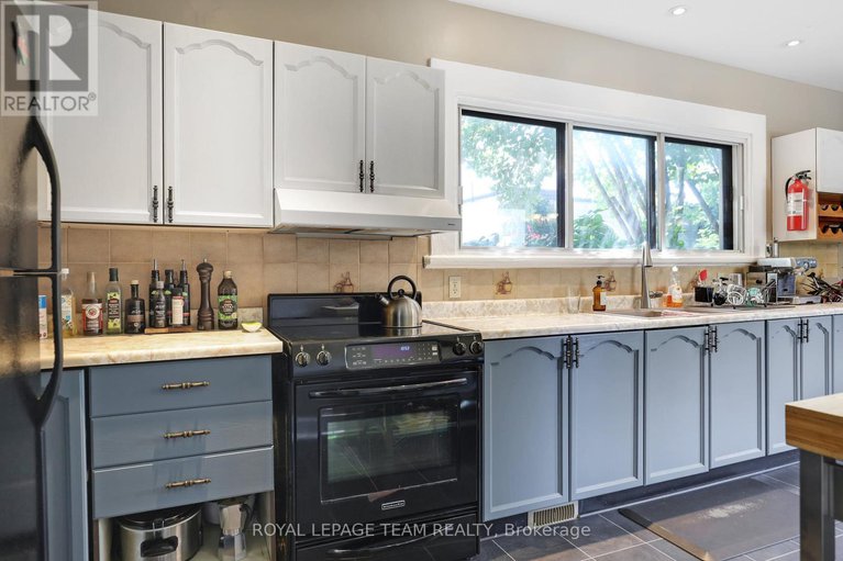 28518973/142-cathcart-street/lower-townbyward-market/ottawa/ontario/K1N5B8_19