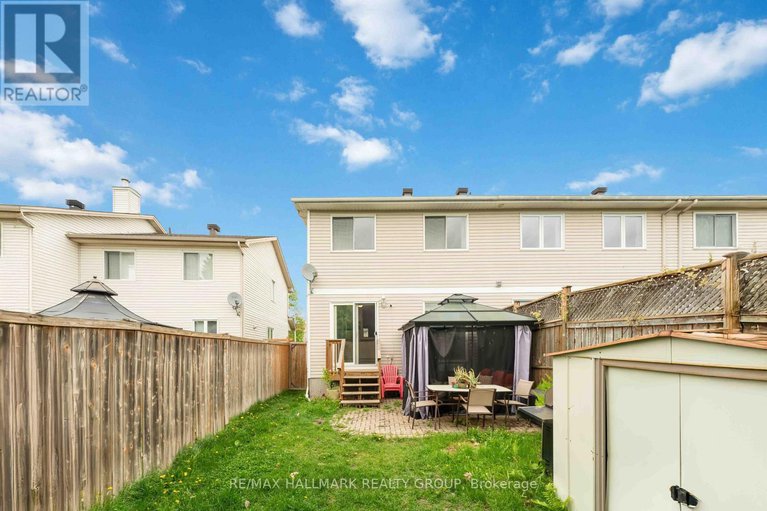 28384628/1532-duplante-avenue/fallingbrookpineridge/ottawa/ontario/K4A3Z2_30