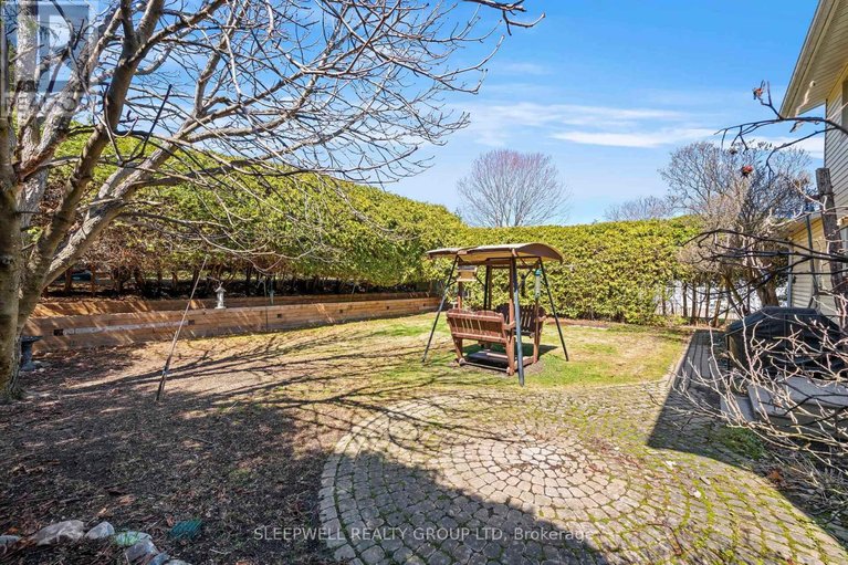 29639418/91-country-lane-w/glencairnhazeldean/ottawa/ontario/K2L1J4_26