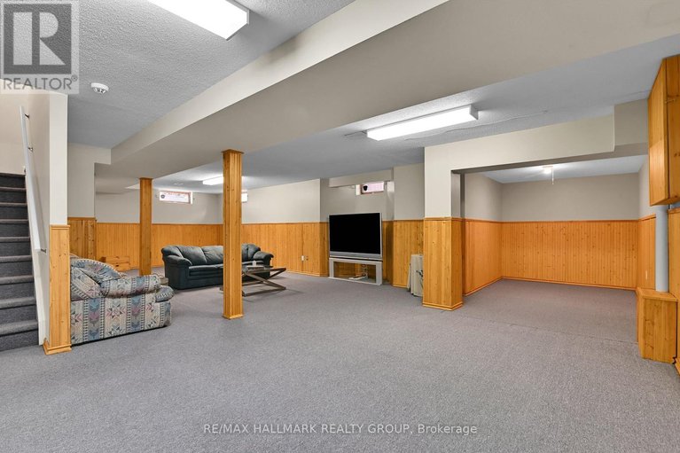 29674273/21-hime-crescent/hunt-club-park/ottawa/ontario/K1G4S1_28