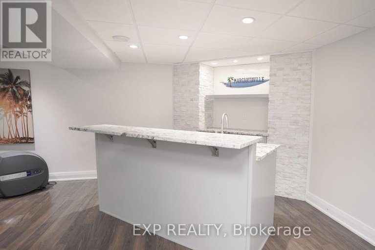 28293980/17-chesswood-court/pineglencountry-place/ottawa/ontario/K2E7E3_30