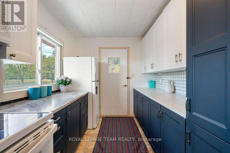 28770309/24-beach-avenue/iroquois/south-dundas/ontario/K0E1K0_13