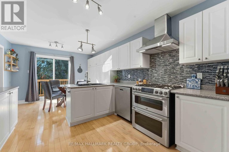 29047250/661-arc-en-ciel-street/fallingbrookgardenway-south/ottawa/ontario/K4A3H8_9