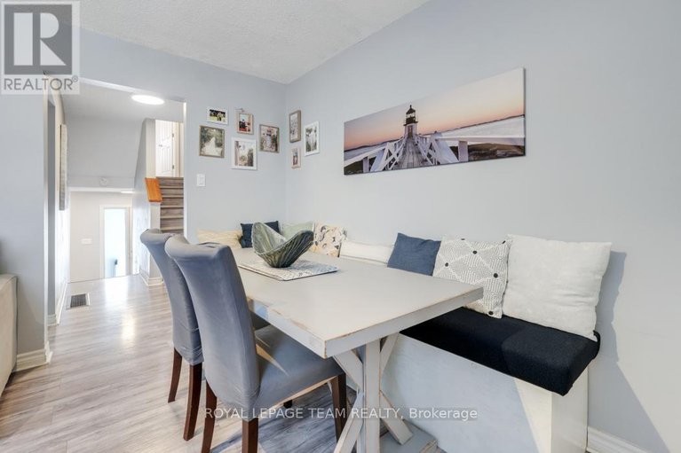 29256594/52-alison-korn-private/bells-corners/ottawa/ontario/K2H8M6_7