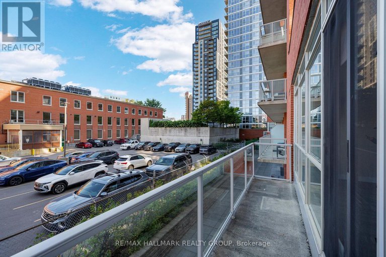 28955597/210-180-york-street/lower-townbyward-market/ottawa/ontario/K1N1J6_16