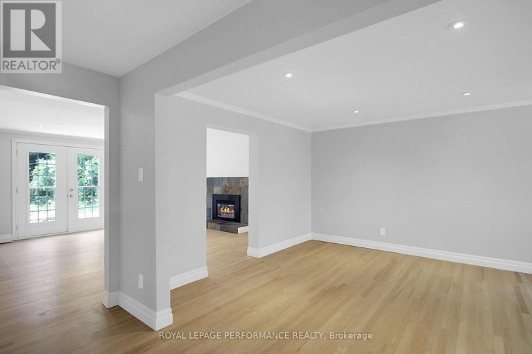 28656955/82-queensline-drive/bruce-farmgraham-parkqualicumbellands/ottawa/ontario/K2H7J5_6