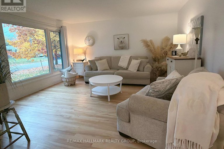 29062143/2424-joliffe-street/hawthorne-meadows/ottawa/ontario/K1G1G9_3