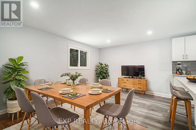 29103619/35-lazy-nol-court/fringewood/ottawa/ontario/K2S1T5_13