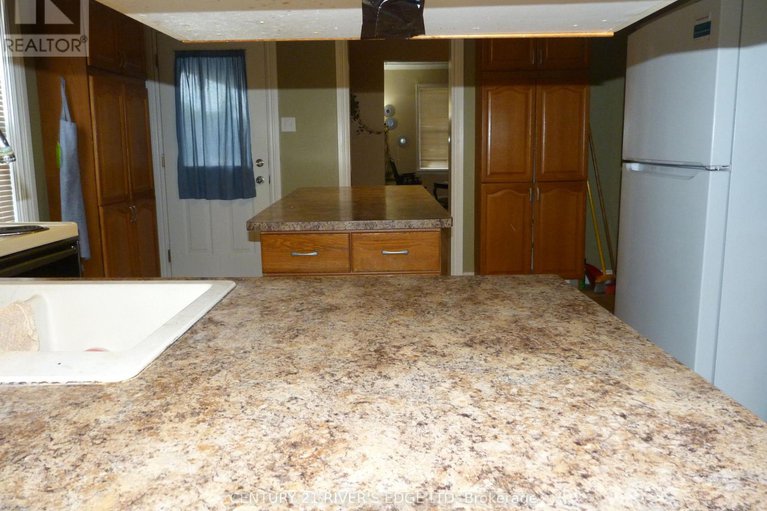 29172384/453-may-street/winchester/north-dundas/ontario/K0C2K0_16