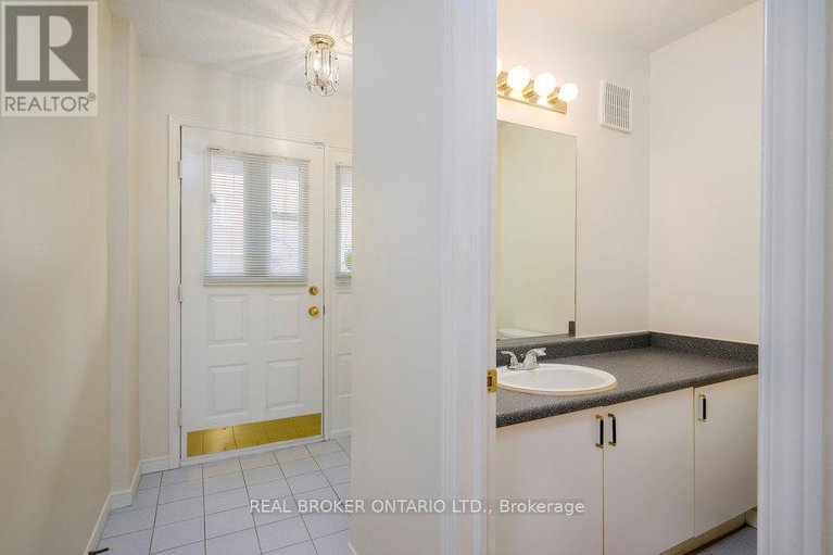 28914731/8-drayton-private/cfb-rockcliffe-and-area/ottawa/ontario/K1K4R1_7