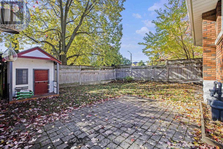 29019455/715-holt-crescent/elmvale-acres/ottawa/ontario/K1G2Y4_23