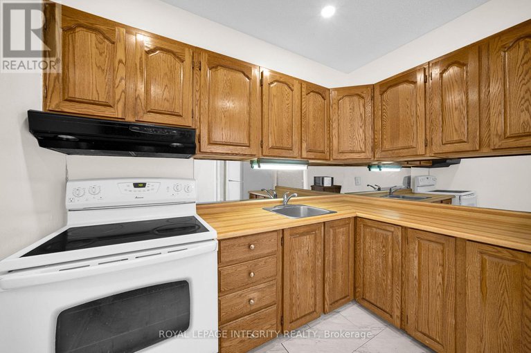 28993309/1010-20-chesterton-drive/borden-farmstewart-farmcarleton-heightsparkwood-hills/ottawa/ontario/K2E6Z7_13