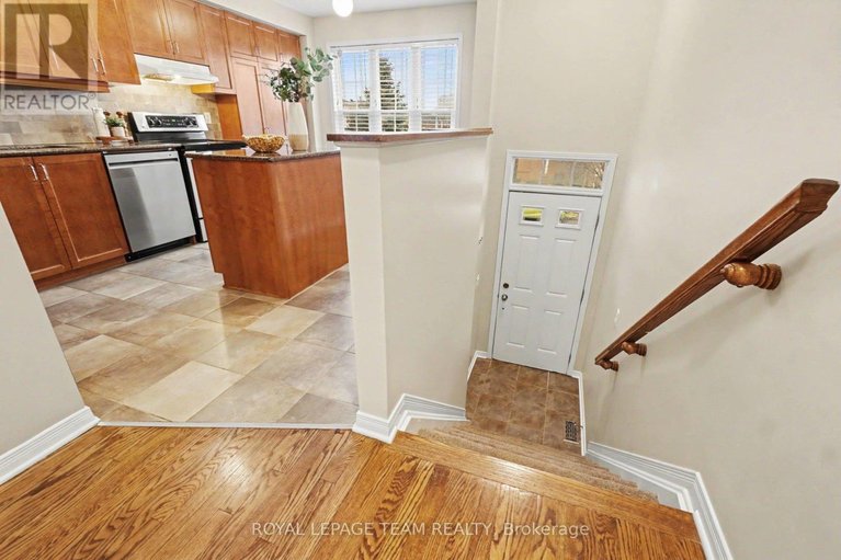 29612593/175-scout-street/central-park/ottawa/ontario/K2C4E2_3