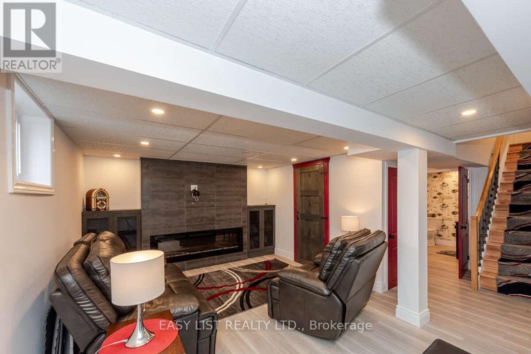 29370405/704-pattee-road/champlain-twp/champlain/ontario/K6A2R2_49