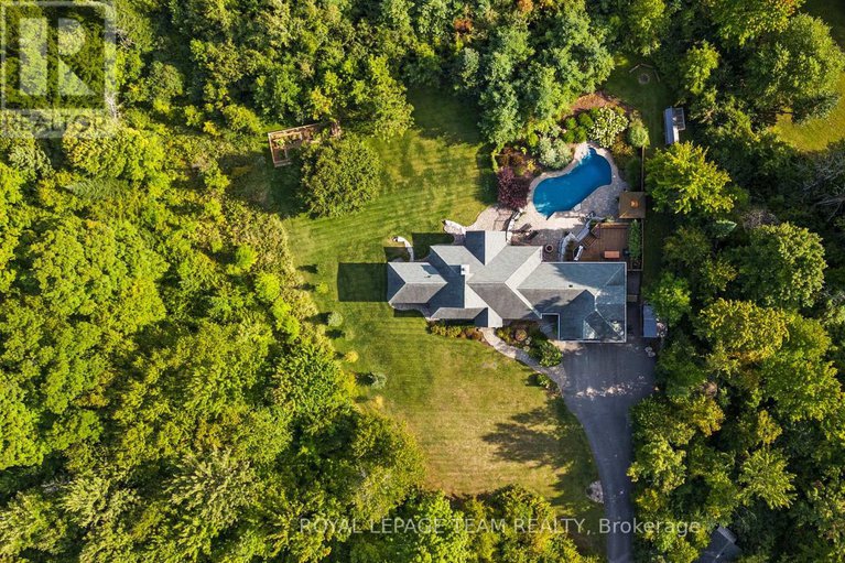 28865171/1560-maley-lane/rural-kanata-central/ottawa/ontario/K2W1C2_50