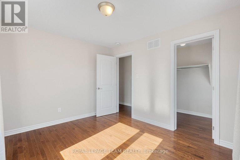 28943826/743-vennecy-terrace/orleans-village/ottawa/ontario/K1W0M8_31