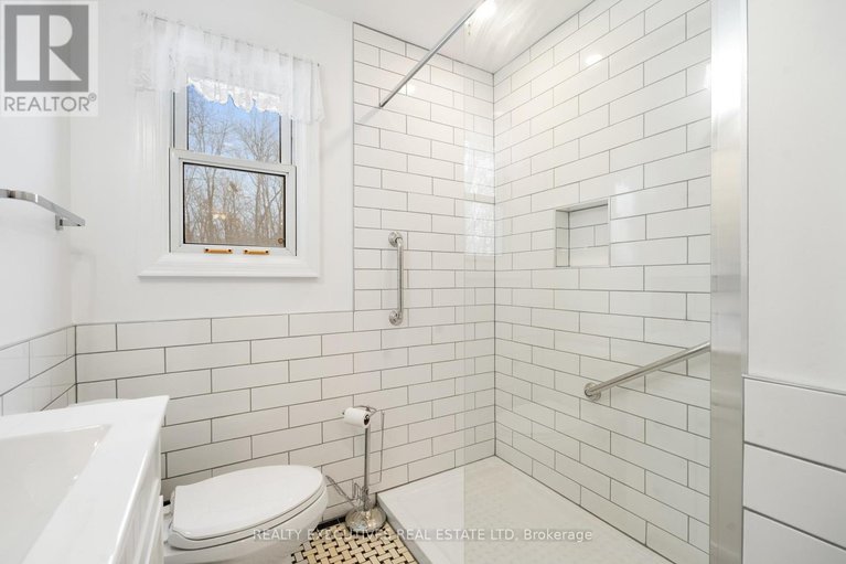 29240395/7725-lawrence-street/vernon/ottawa/ontario/K0A3J0_29