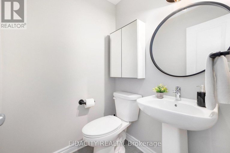 28737969/241-bandelier-way/stittsville-north/ottawa/ontario/K2S2J3_17