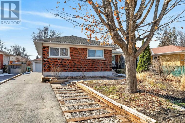 29579808/1318-albany-drive/bel-air-heights/ottawa/ontario/K2C2L9_1