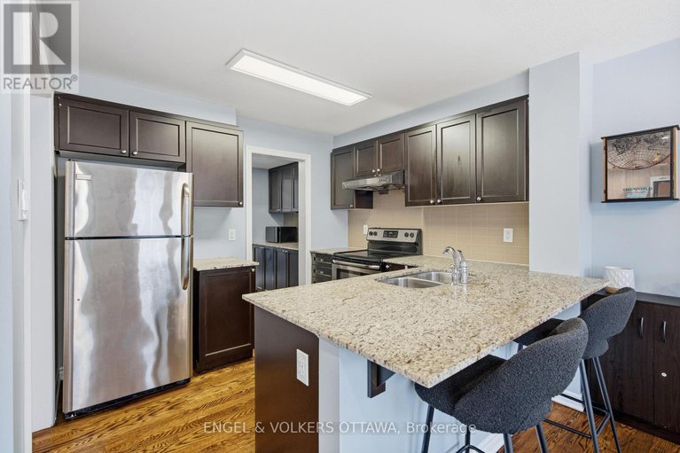 29376577/476-coldwater-crescent/emerald-meadowstrailwest/ottawa/ontario/K2M0J2_12