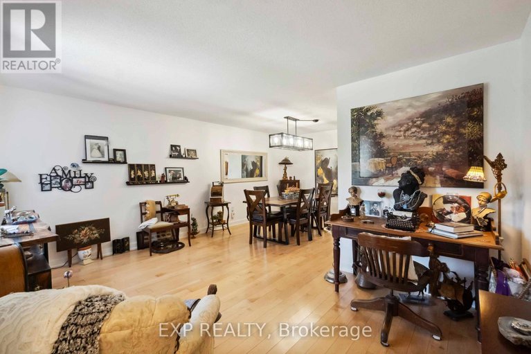 28509439/2092-legrand-crescent/queenswood-heights-south/ottawa/ontario/K1E3T6_10