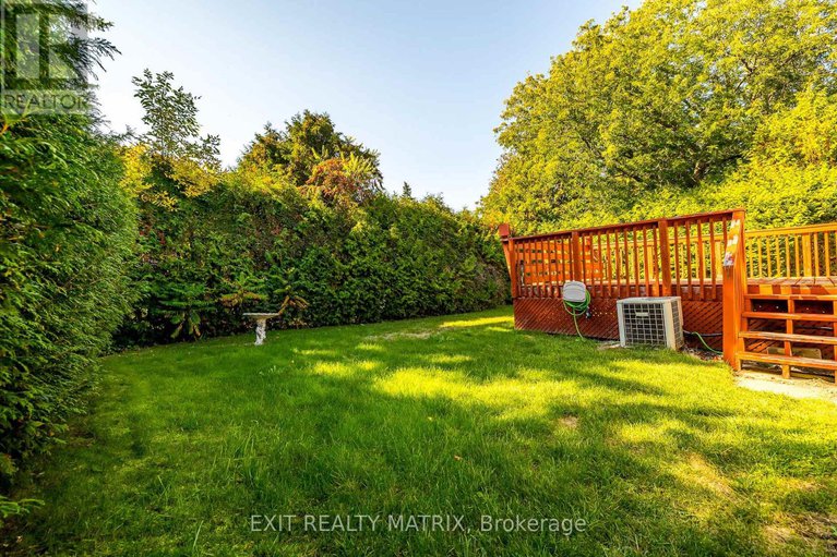 28932484/8-brian-crescent/bruce-farmgraham-parkqualicumbellands/ottawa/ontario/K2H6X3_33