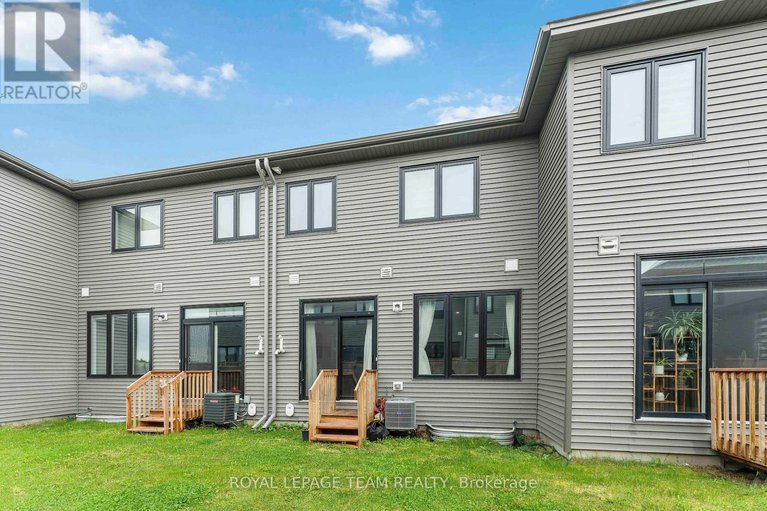 28414492/325-cosanti-drive/remainder-of-stittsville-area/ottawa/ontario/K2S2W6_38