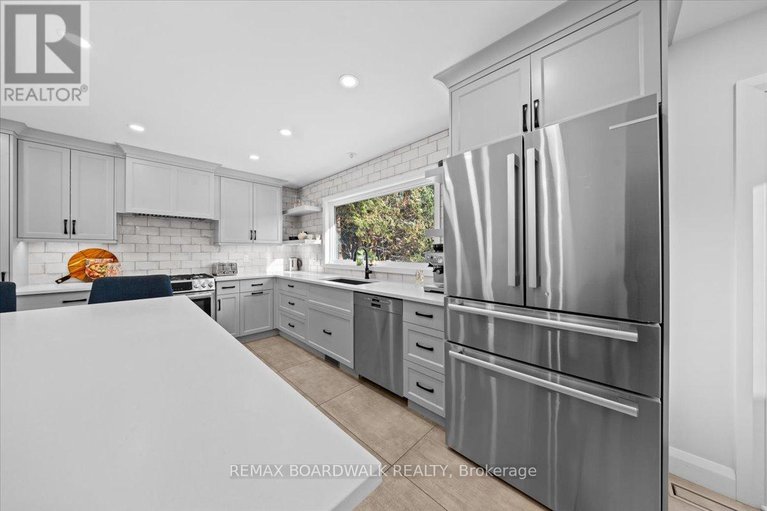 29395129/7-gagnon-court/beaverbrook/ottawa/ontario/K2K1A7_11