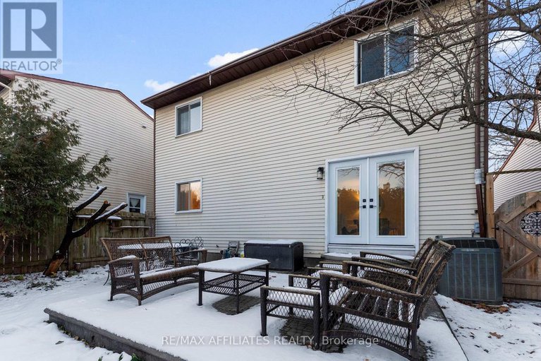 29162988/31-exeter-drive/on-the-green/ottawa/ontario/K2J1Z9_26